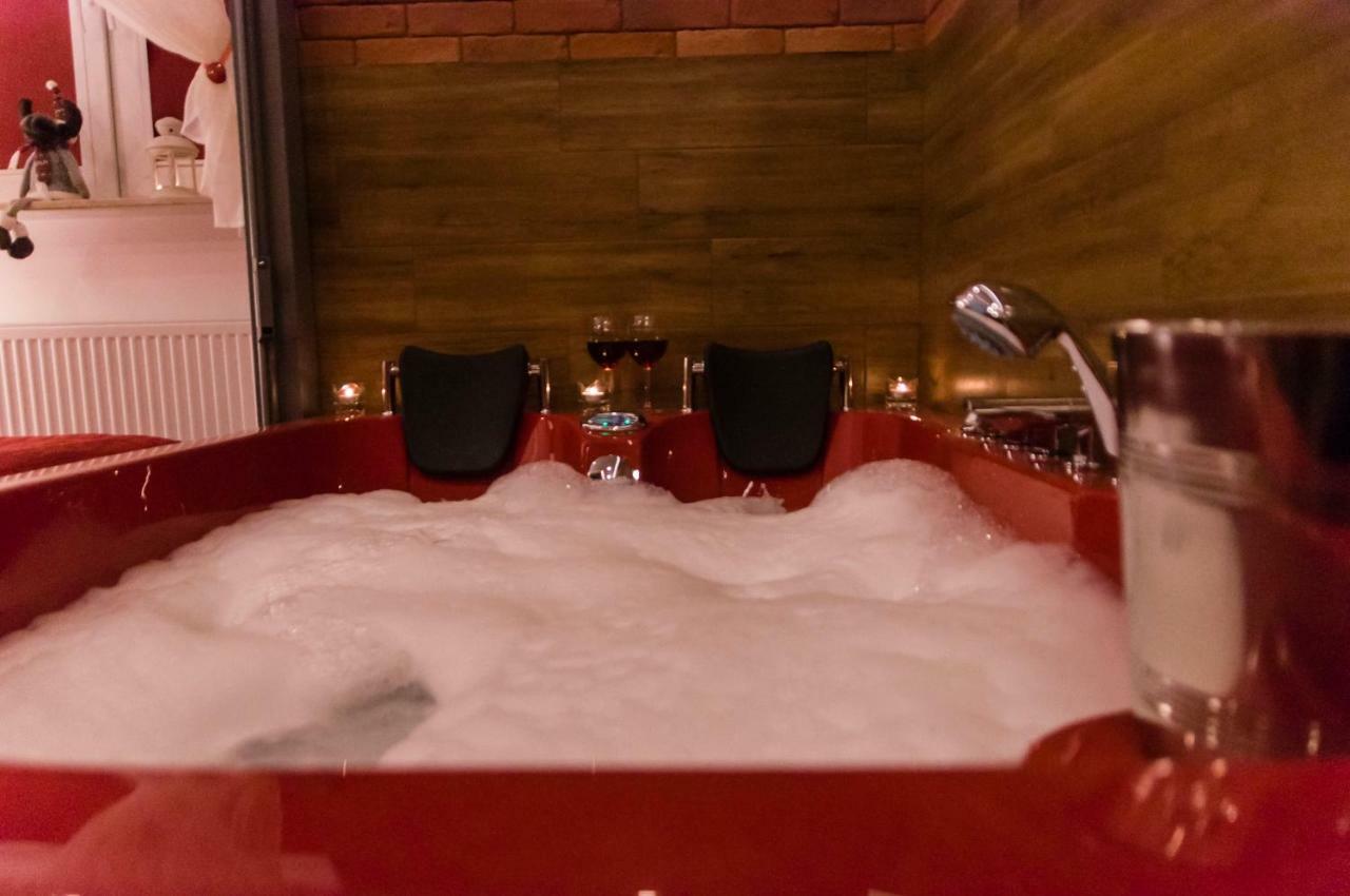 Jacuzzi Apartment Red Kraków Exteriör bild