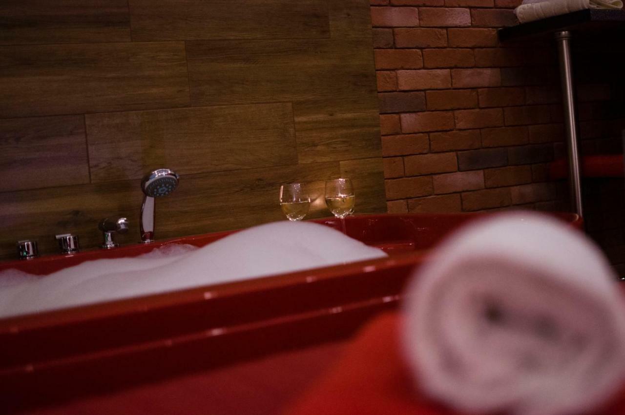 Jacuzzi Apartment Red Kraków Exteriör bild